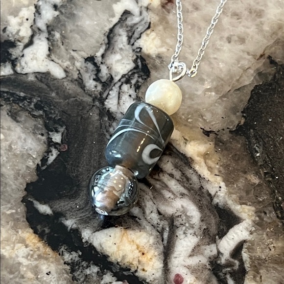 Artisan Silver Necklace with Pearl and Gray Beads - Picture 4 of 4